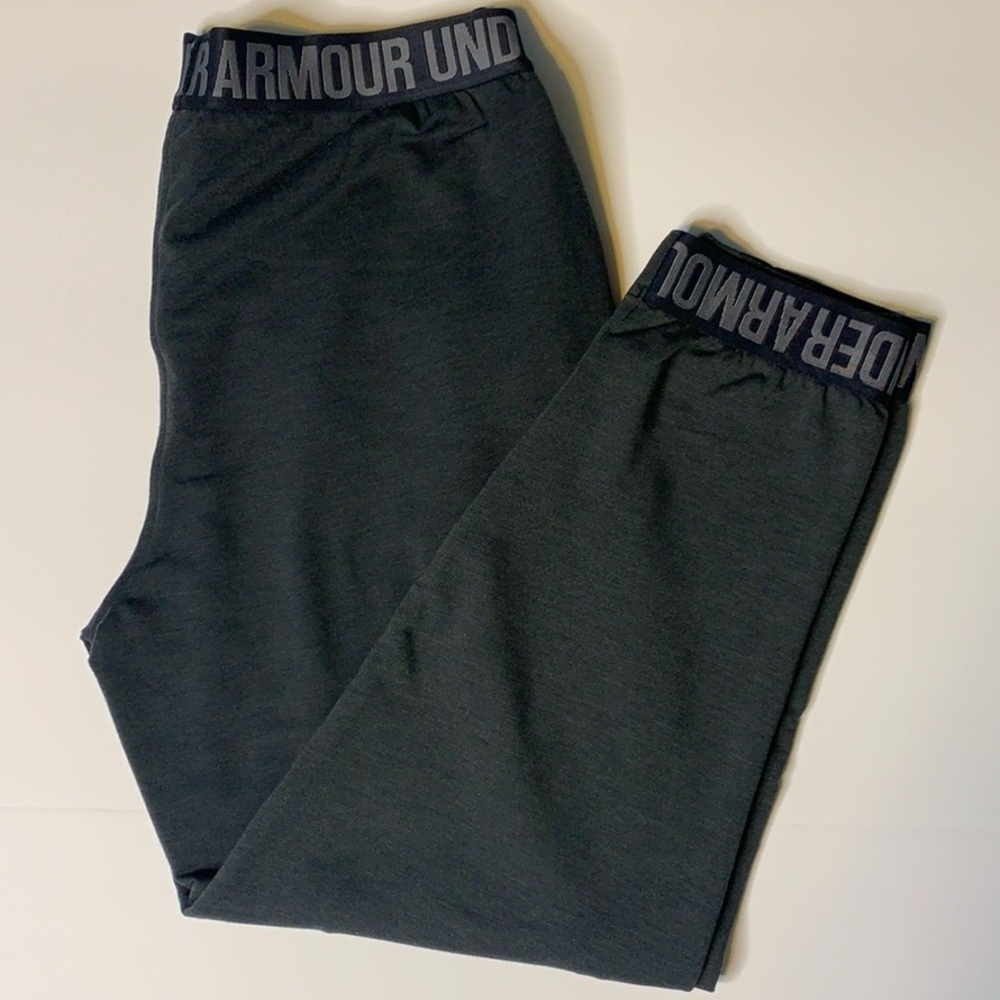 Under Armour Black Performance Loose Fit Leggings - Size Small